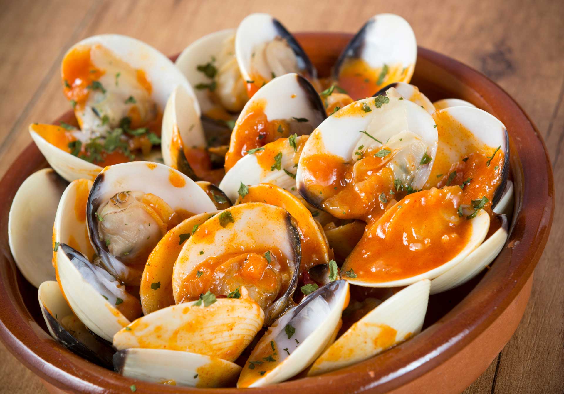 Recipe of clams in marinara style