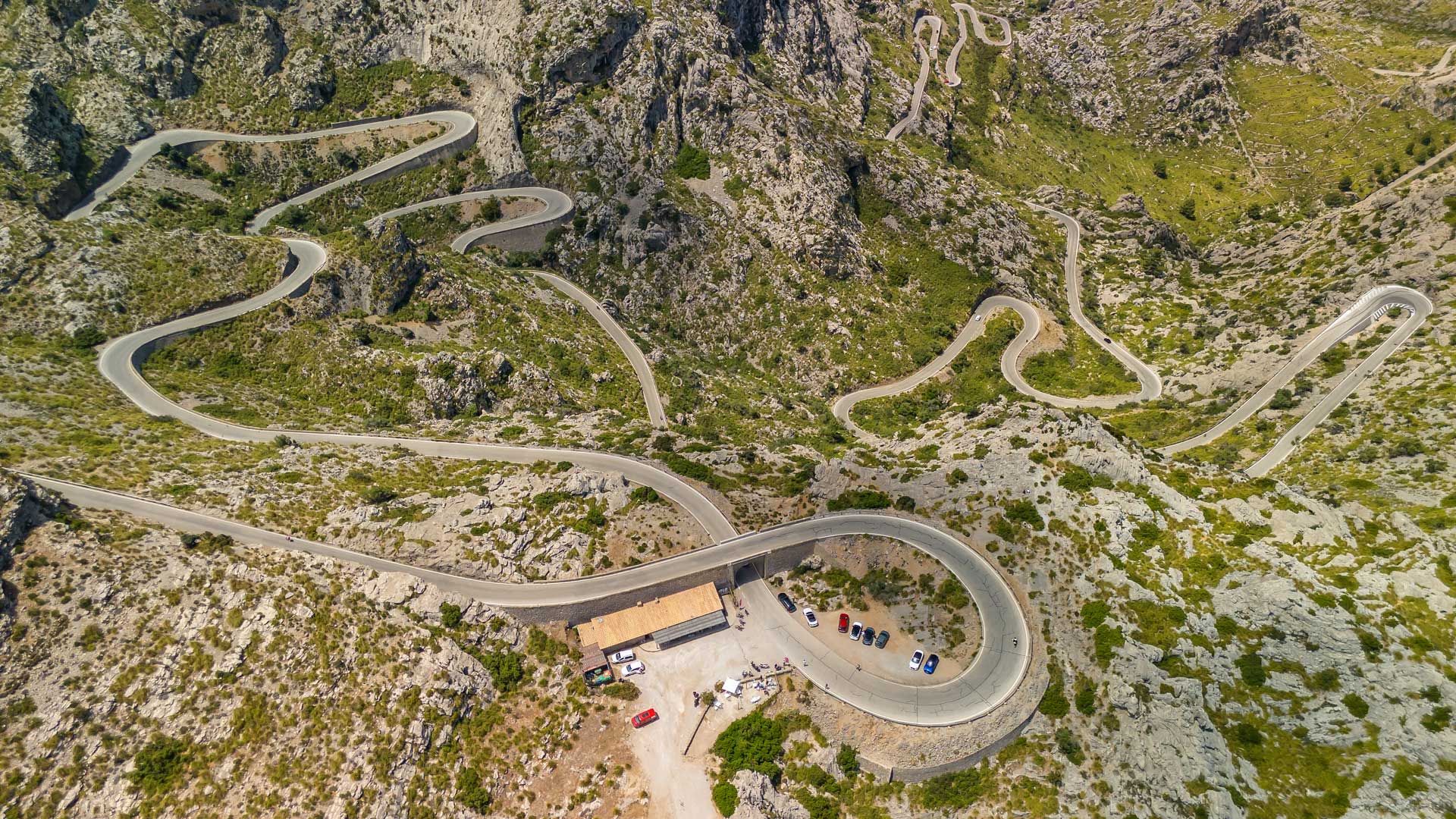 Sa Calobra, the promise of an unforgettable day in the Serra de Tramuntana mountains 2 Sa Calobra - Nudo de la Calobra