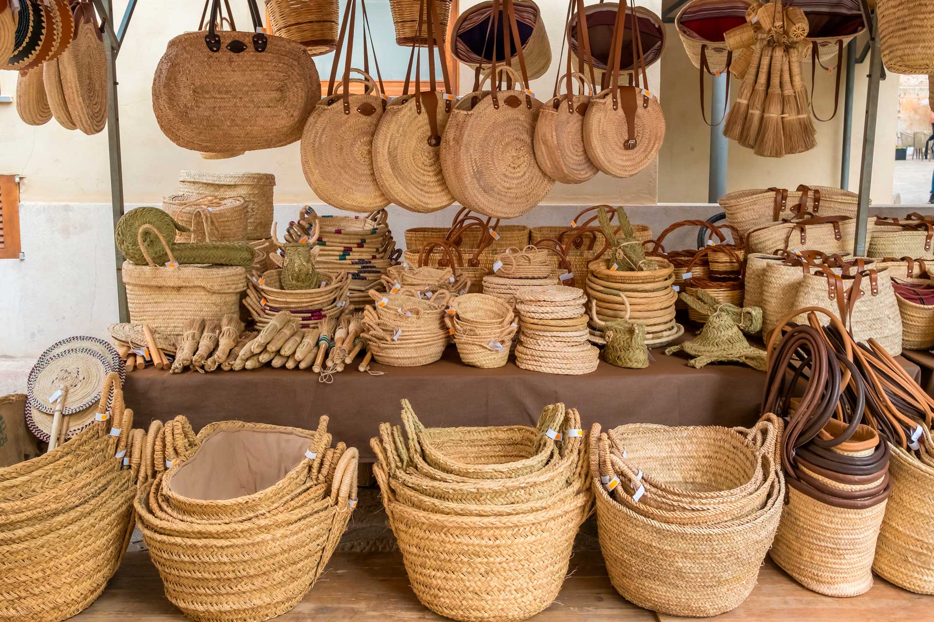 "Senalles" (cestas) en mercado de Mallorca