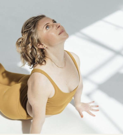 Yoga en Treurer. Profesora Charlotte Bufler