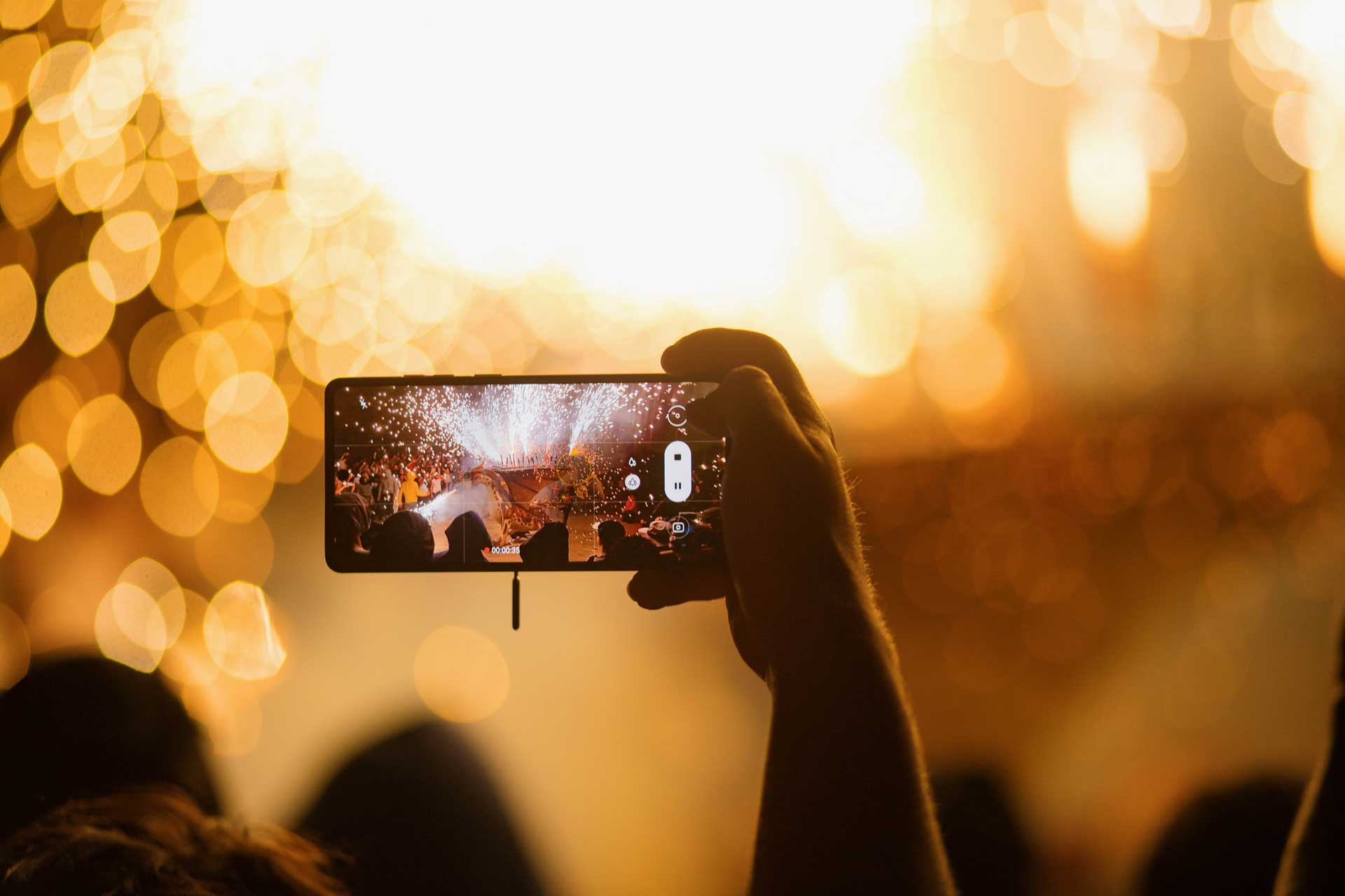 Playa de Palma y Can Pastilla: el epicentro marítimo de San Juan 3 Grabando los dimonis en la noche de San Juan
