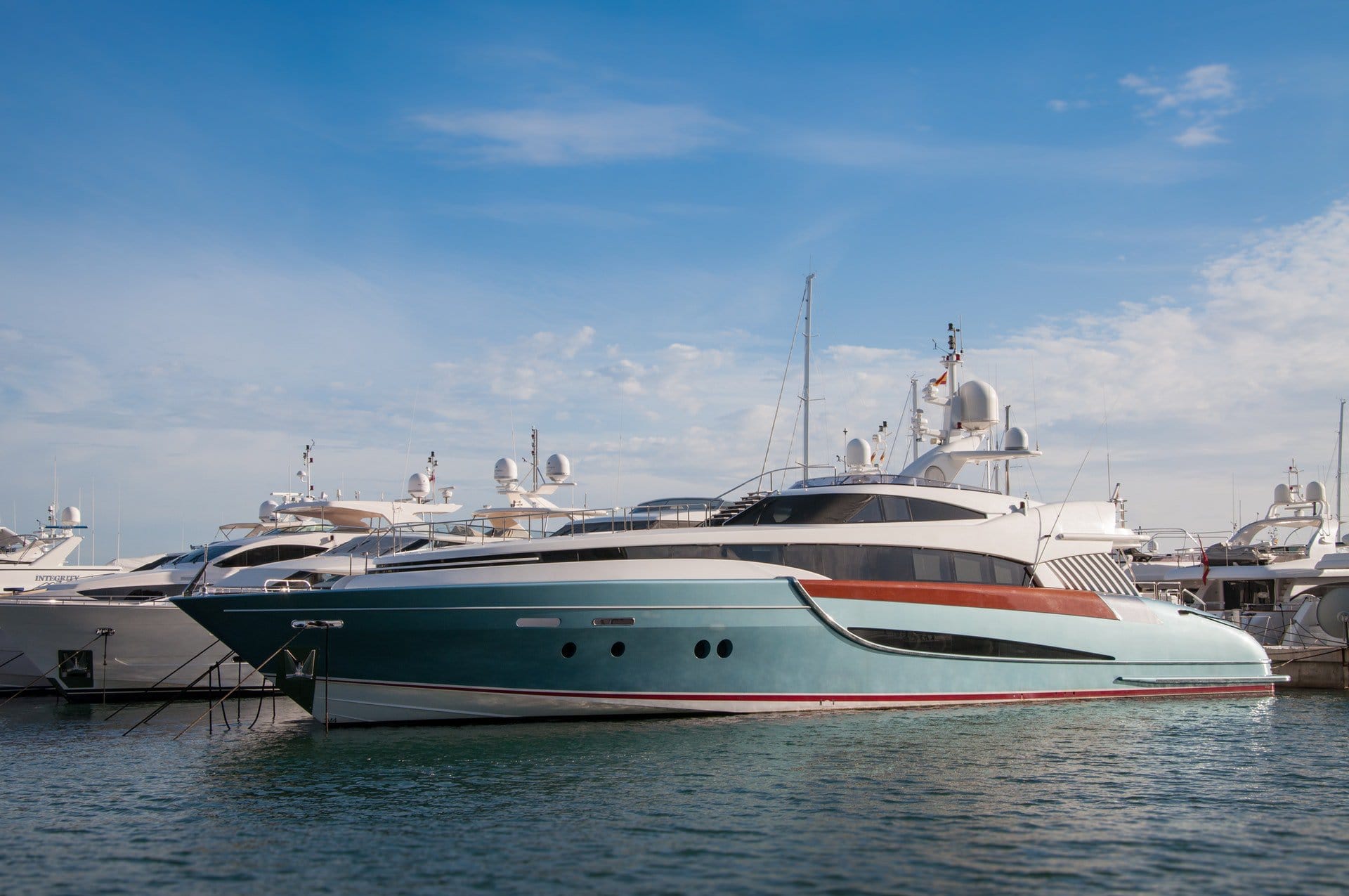 Yates con salidas desde el puerto de Palma o Alcudia